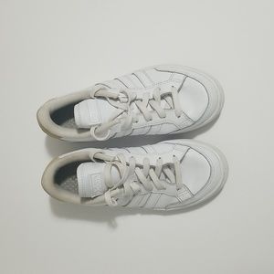 Women’s Size 7 Adidas Grand Court SE White Sneakers/Tennis Shoes.